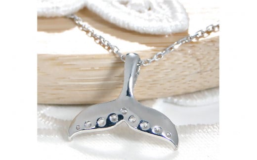 クジラ  PT900 ダイヤ ペンダント ネックレス【f204-pt】 / オーダーメイドジュエリーメイ / 山梨県 韮崎市 [20743475] アクセサリー チャーム プラチナ ハワイ くじら 男女兼用