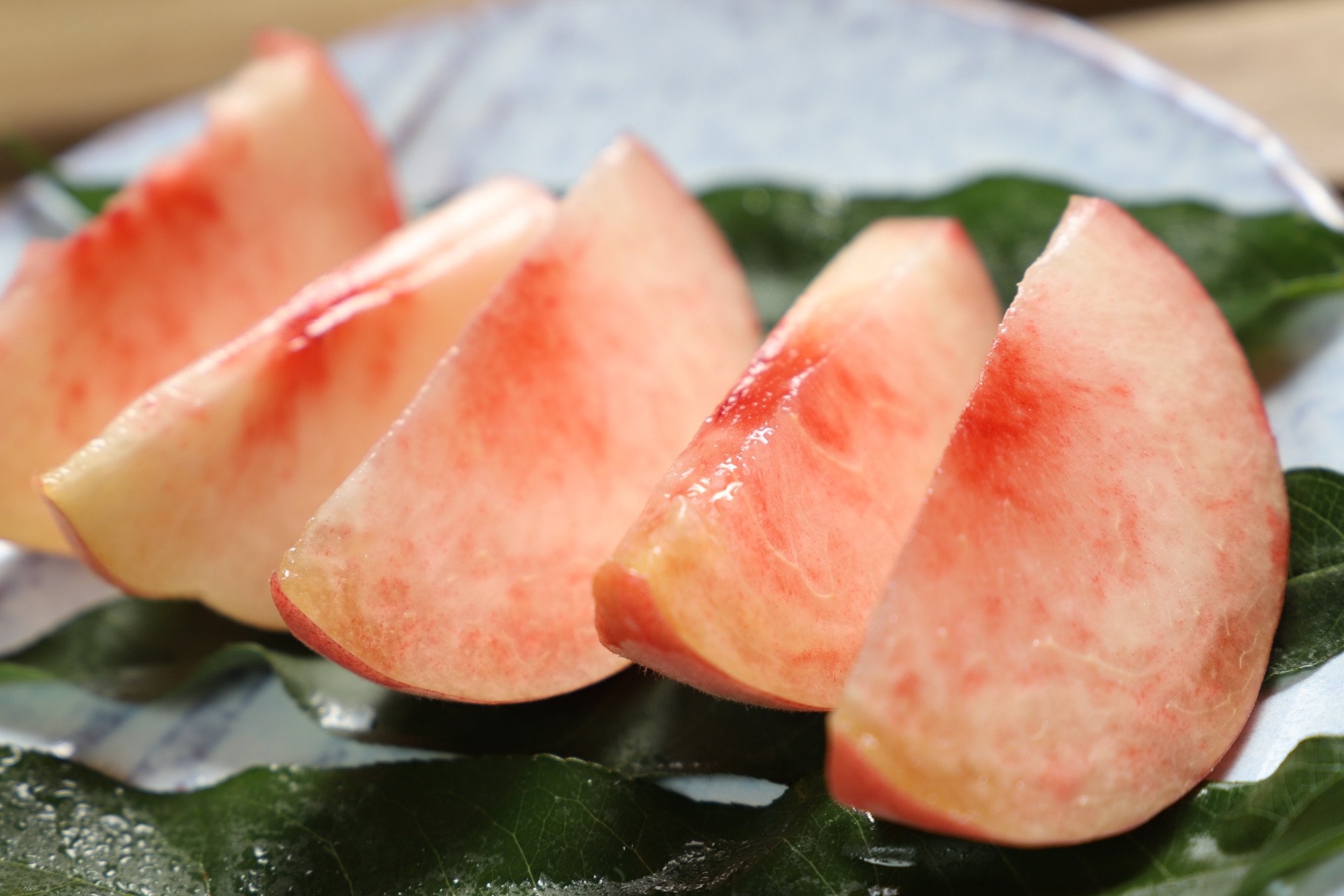 ＜2026年発送分先行予約＞山梨県南アルプス市産　高糖度　特選大玉桃　【約2ｋｇ　4～6玉】 ALPAH023