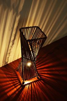 【2026年1月下旬以降順次出荷予定】バンブートルネードランプ（花台付）M50