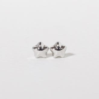 プラチナ　４㎜　星ピアス