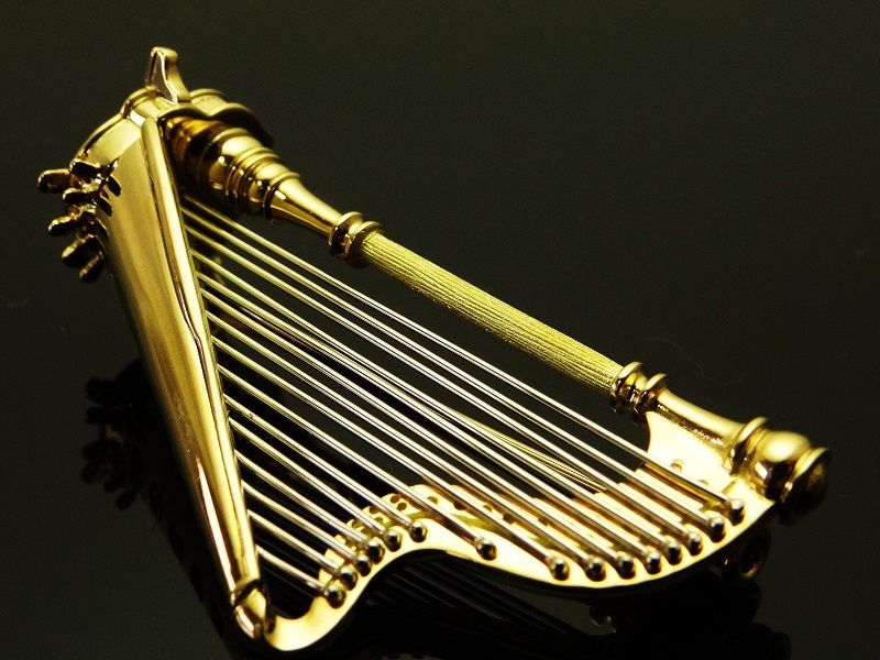 K18/PT900　ハープブローチ　AB00282