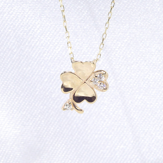 K18　四つ葉クローバーダイヤモンドペンダント