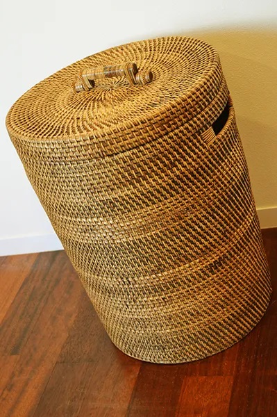 ロンボク島のラタン編込みバスケット（蓋付・特大サイズ）BV-65