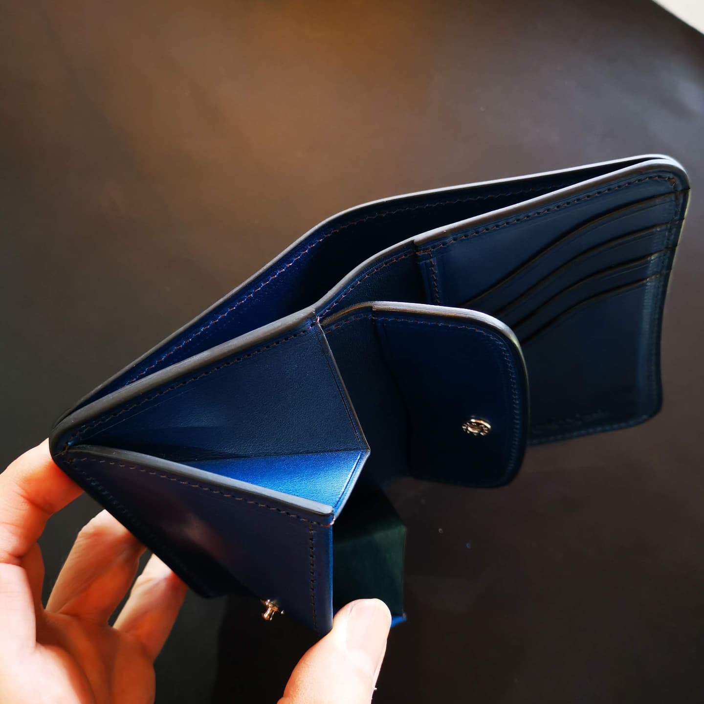 本革ミドルウォレット　LI002-MW-BL イタリアンレザー レザー 本革 革小物 多機能 収納 コンパクト プレゼント 贈り物 ギフト