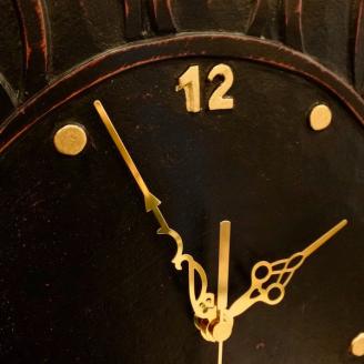 アウラ彫刻壁掛け時計