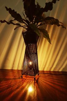 【2026年1月下旬以降順次出荷予定】バンブートルネードランプ（花台付）M50