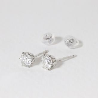 プラチナ　0.6ct　up　６本爪　ピアス