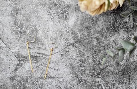 K18YG　ストレートゴールドピアス