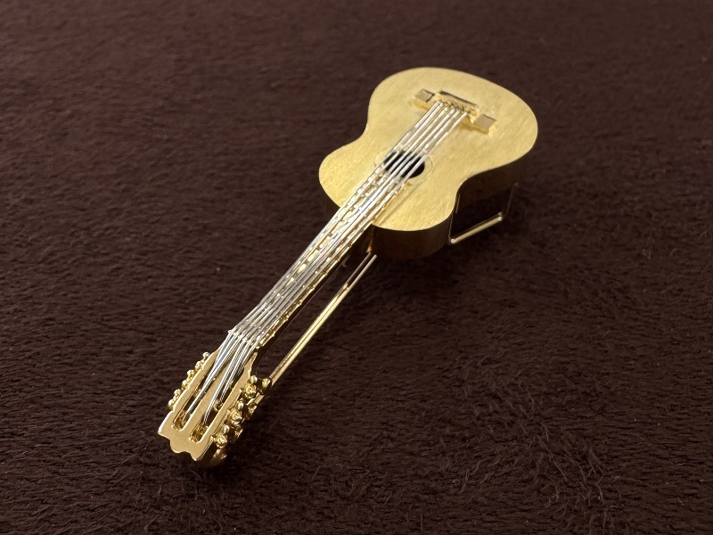 K18/PT900　クラシックギターブローチ　AB00321