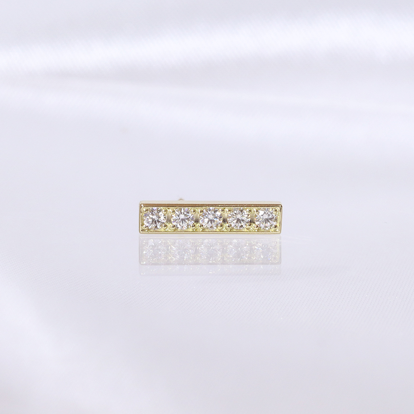 K18　0.30ctラインダイヤモンドピアス