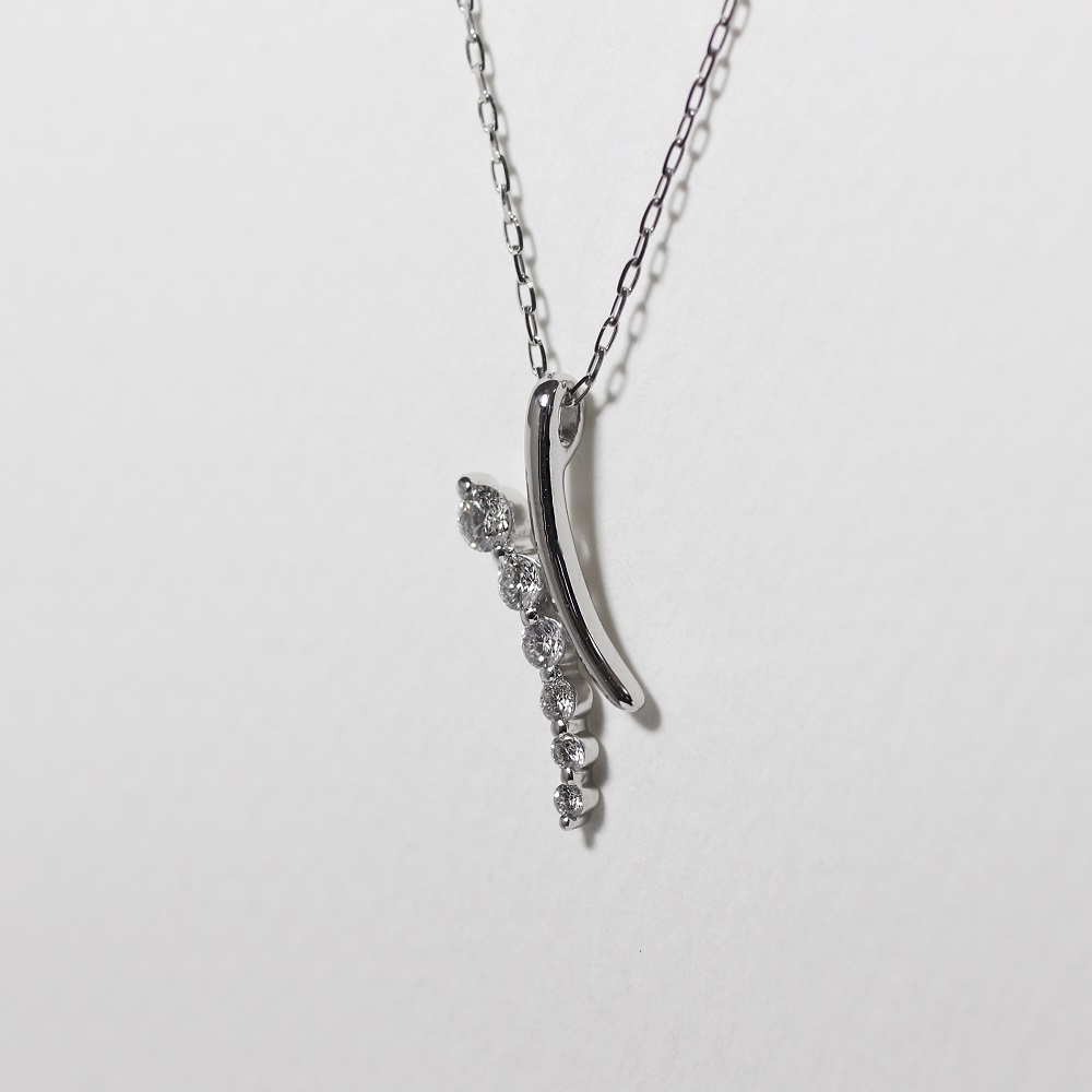 プラチナ 0.30ct デザインペンダント　BQ-177