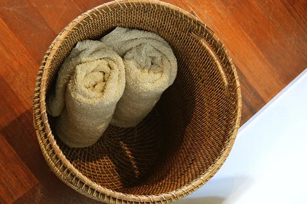 ロンボク島のラタン編込みバスケット（蓋付・特大サイズ）BV-65