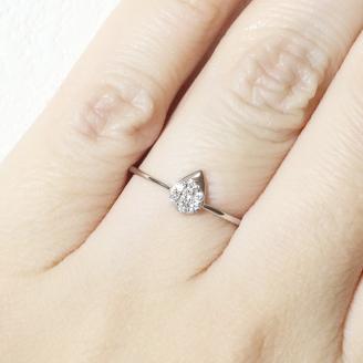 プラチナ しずくダイヤモンドリング　0.08ct　　BQ78