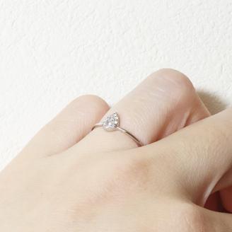プラチナ しずくダイヤモンドリング　0.10ct　　BQ86