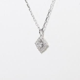 K18ホワイトゴールド 　ひし型　ダイヤモンドペンダント　　BQ98