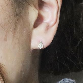 K18 　しずくダイヤモンドピアス　0.14ct　　BQ111