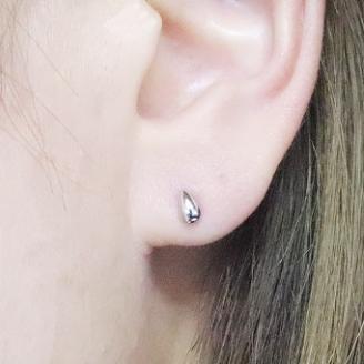 プラチナ　しずく　小　ピアス