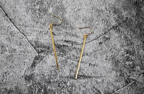 K18YG　ストレートゴールドピアス