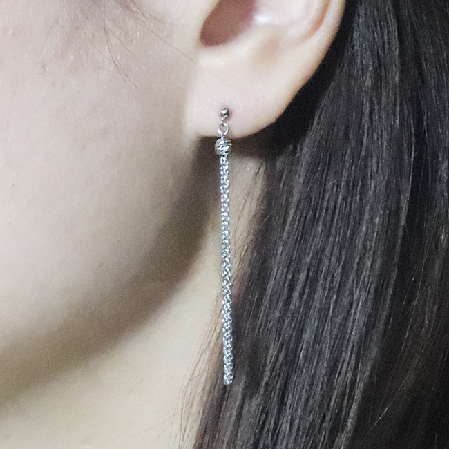 プラチナ　ミラーボールタッセルピアス（小）