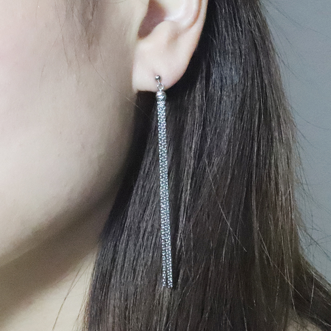 プラチナ　ミラーボールタッセルピアス