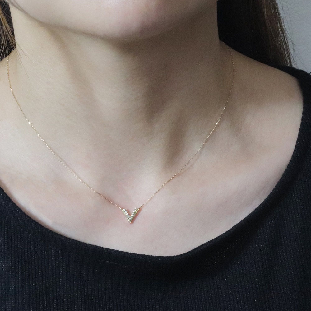 K18 0.06ct V字ダイヤモンドネックレス　BQ-188