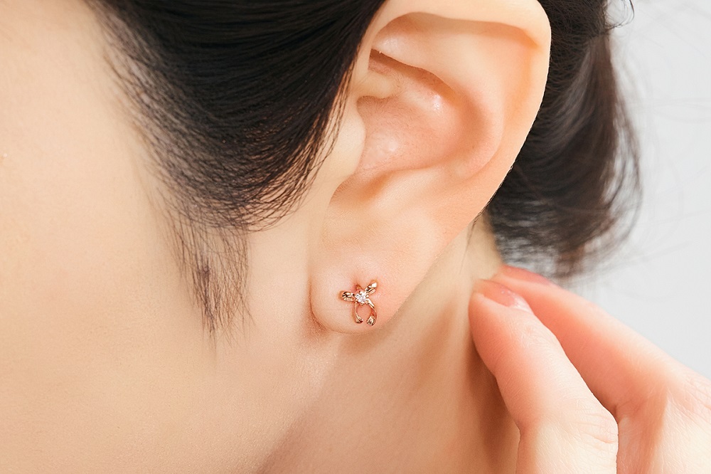 K18PG　リボンモチーフダイヤピアス　mk-436　CR-12