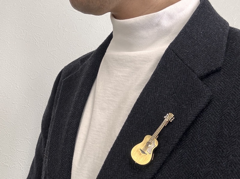 K18/PT900　アコースティックギターブローチ　AB00314