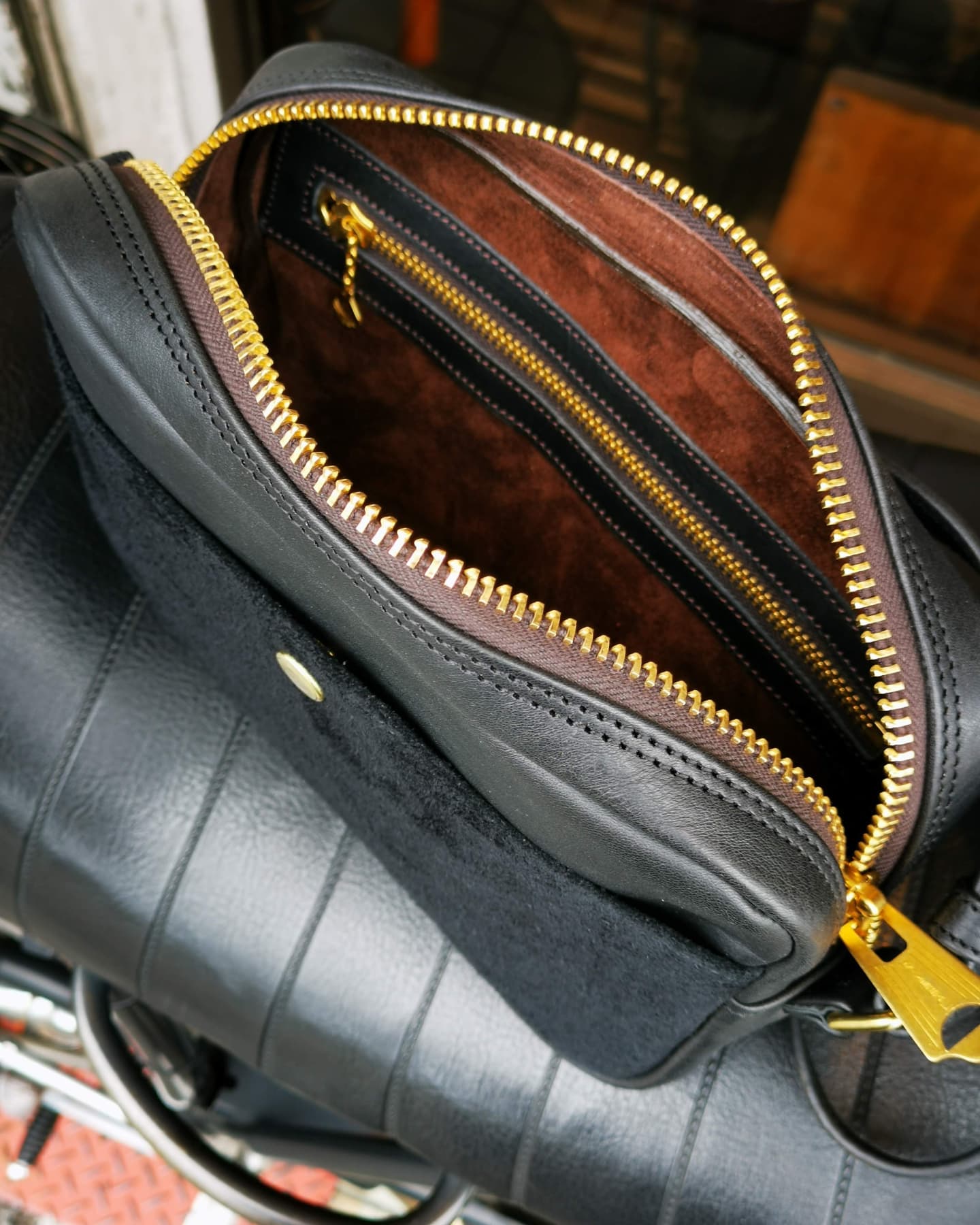 本革ショルダーバッグ　LI005-SB-BK イタリアンレザー レザー 職人 革小物 バッグ 鞄 かばん プレゼント 贈り物 ギフト