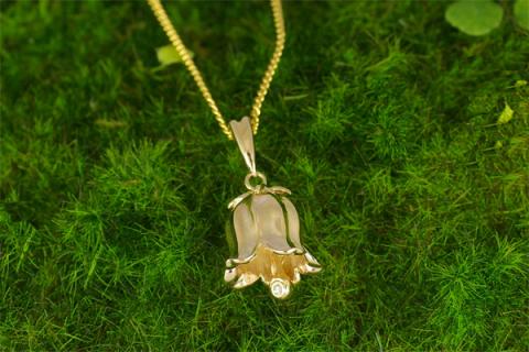 ダイヤモンド ペンダント スズランベル K24 純金  （21123）