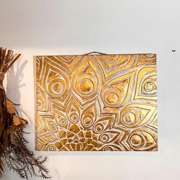 彫刻ピーコック柄ゴールドレリーフ　BV-59