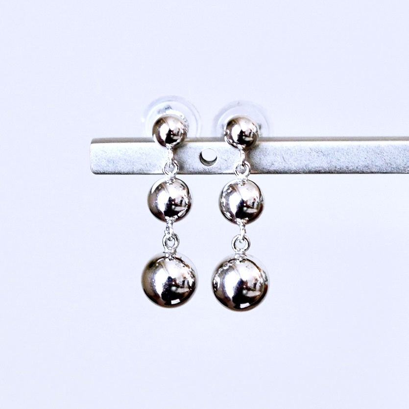 K18WG(18金) ホワイトゴールド 地金 ボール 3連 ピアス  保証書付 M760-1 242-030-a