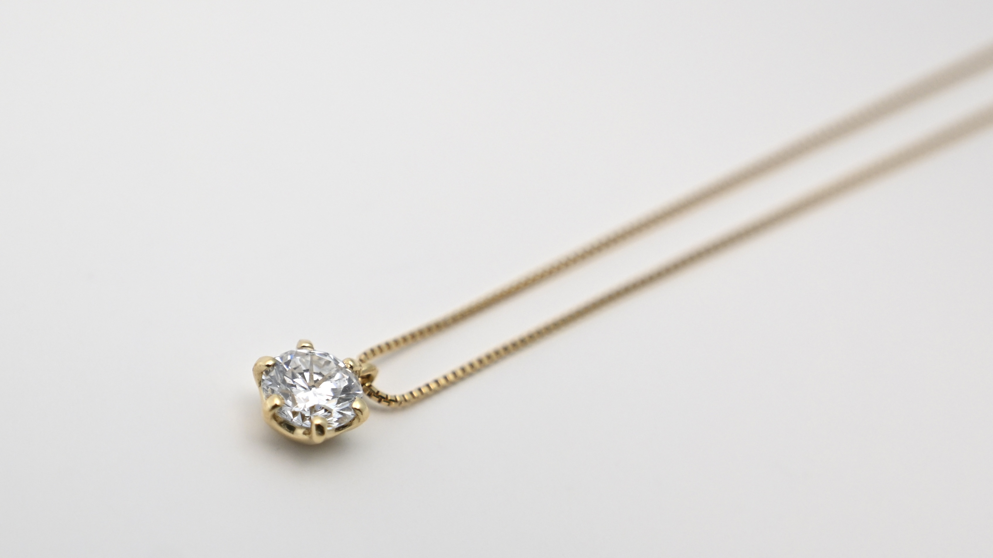 K18イエローゴールド　最上等級カラーDカラー天然ダイヤモンド　大粒0.50ｃｔ　爪留めネックレス FNP-8 250-008