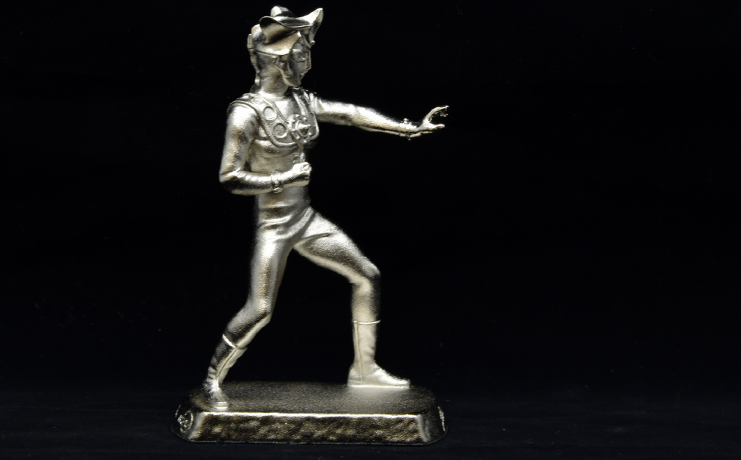 『ウルトラマンレオ』　ペーパーウェイト シルバー 147-027 ふるさと納税 ペーパーウェイトウルトラマンレオシルバー 笛吹市 プレゼント 贈り物 ギフト ウルトラマン