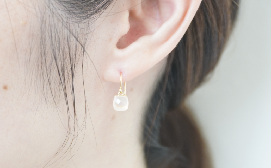 K10イエローゴールド　スクエアフックピアス　ローズﾞクォーツ 管理番号685081 218-107-ROSE|K10 ピアス フックピアス イエローゴールド ローズクォーツK10 ピアス フックピアス イエローゴールド ローズクォーツK10 ピアス フックピアス イエローゴールド ローズクォーツK10 ピアス フックピアス イエローゴールド ローズクォーツK10 ピアス フックピアス イエローゴールド ローズクォーツ|