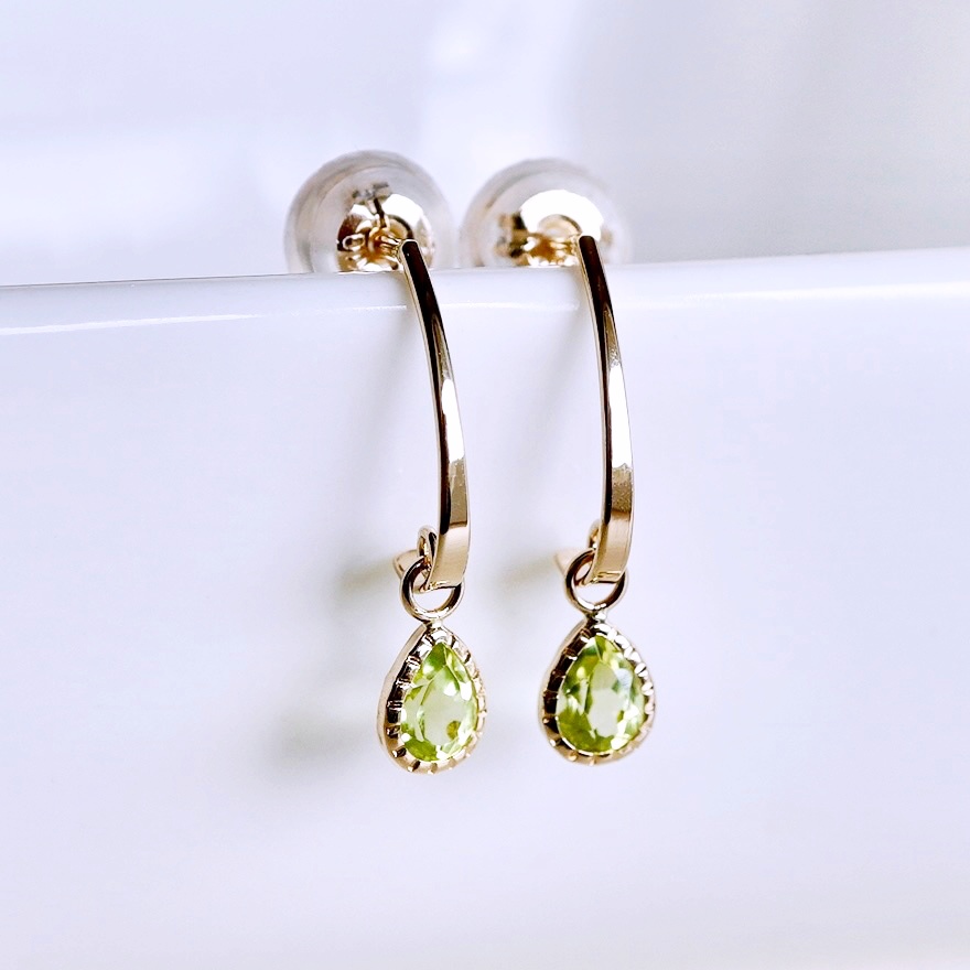 【ジュエリー】K10 イエローゴールド ペリドット 揺れる ピアス 保証書付 SR-2223　 242-001-c