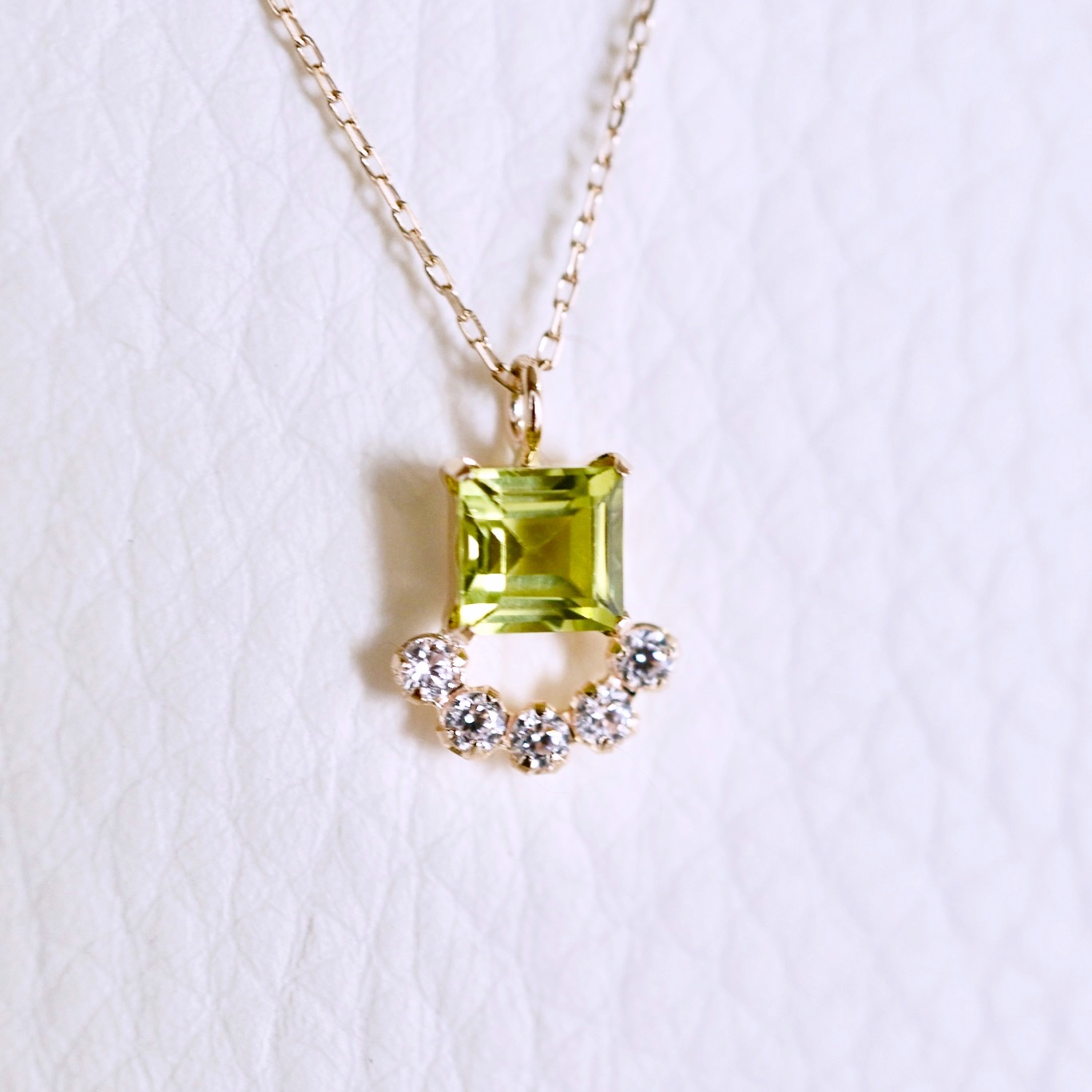 【ジュエリー】K10 イエローゴールド ペリドット ペンダント ネックレス 保証書付 SMK-5221 242-013-e