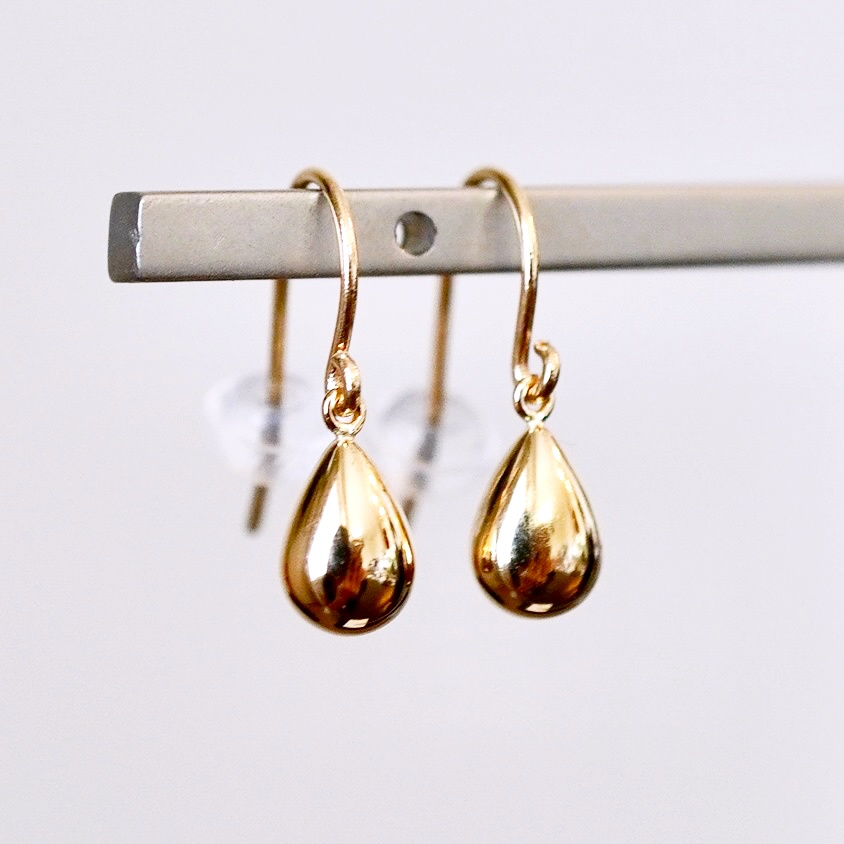 K18(18金) イエローゴールド 地金 雫  ピアス ティアドロップ ツユ形 フックタイプ シンプル  保証書付 KO-0067 242-028-a