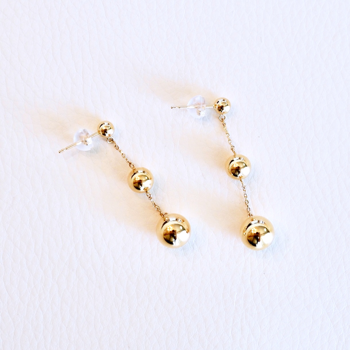 K18(18金) イエローゴールド ボール 3連 チェーン ピアス 地金 中空  保証書付 M710-1 242-039