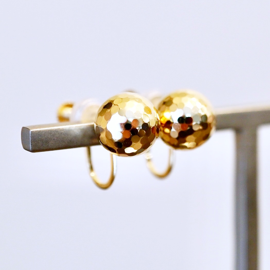 K18(18金) イエローゴールド ミラーボール イヤリング 地金 中空(直径8mm)  保証書付 M2180ER 242-048