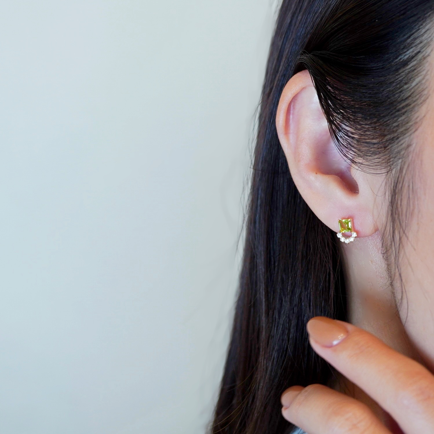 【ジュエリー】K10 イエローゴールド　ペリドット ピアス 保証書付 SMK-5220 242-004-e