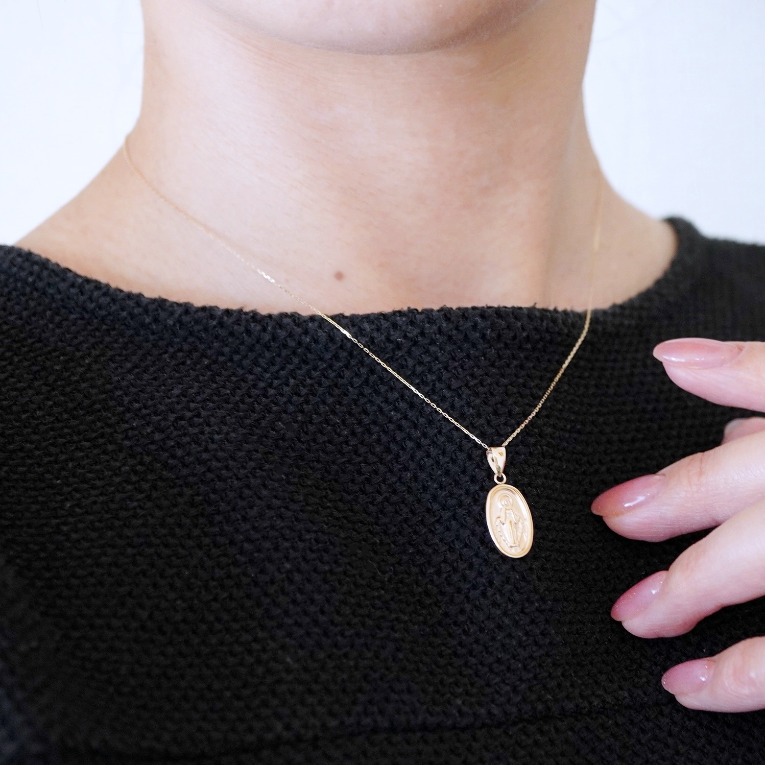 【ジュエリー】K10イエローゴールド 地金 おしゃれ マリア ペンダント ネックレス 保証書付 SYP-2434　242-017