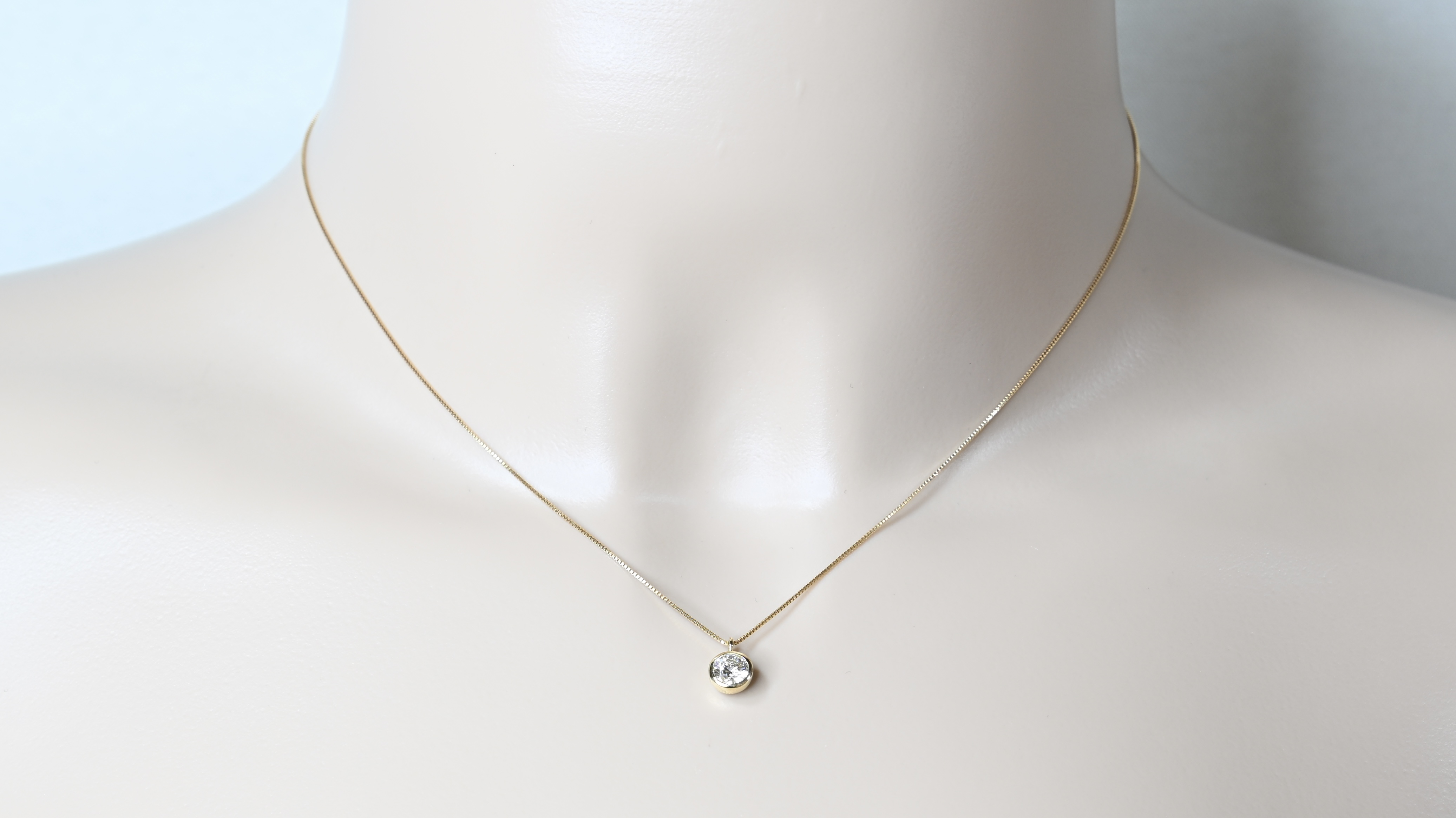 Ｋ18イエローゴールド　最上等級カラーDカラー天然ダイヤモンド　大粒0.50ｃｔ　ふせこみネックレス FNP-10 250-010