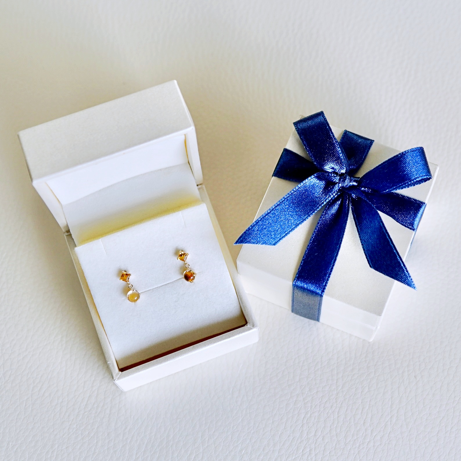 【ジュエリー】K10 イエローゴールド シトリン 揺れる ピアス 保証書付 SR-2012 242-003-c