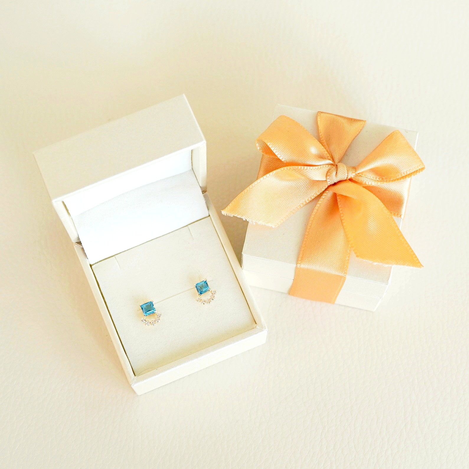 【ジュエリー】K10 イエローゴールド ブルートパーズ ピアス 保証書付 SMK-5220 242-004-b