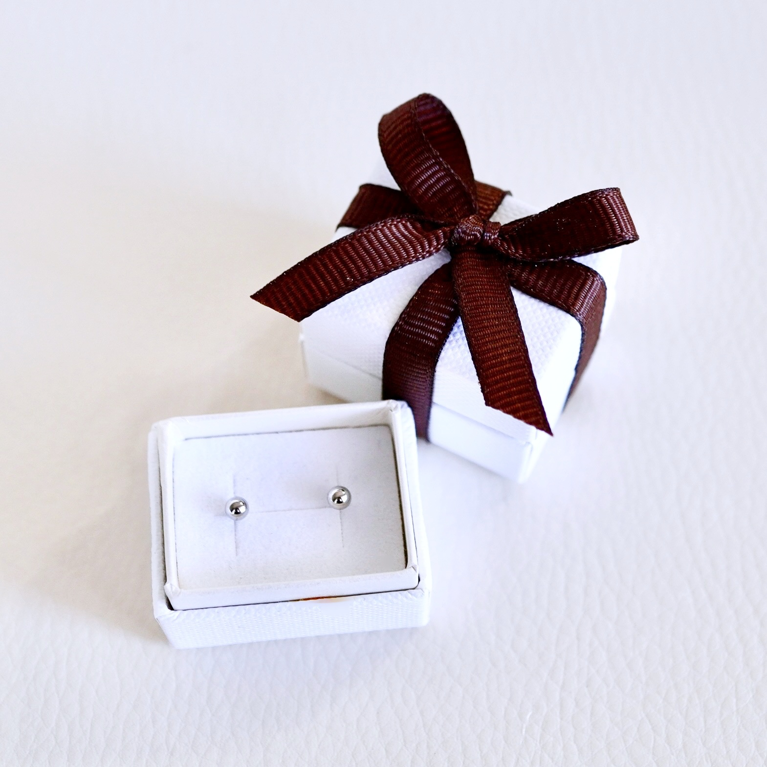 【ジュエリー】Pt900 プラチナ 地金 シンプル ボール ピアス (3mm) 保証書付 KO-0001 242-007-a