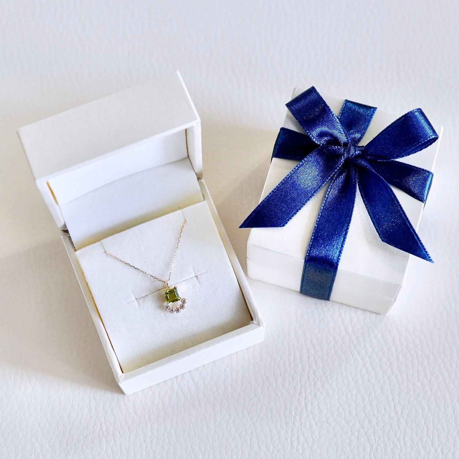 【ジュエリー】K10 イエローゴールド ペリドット ペンダント ネックレス 保証書付 SMK-5221 242-013-e