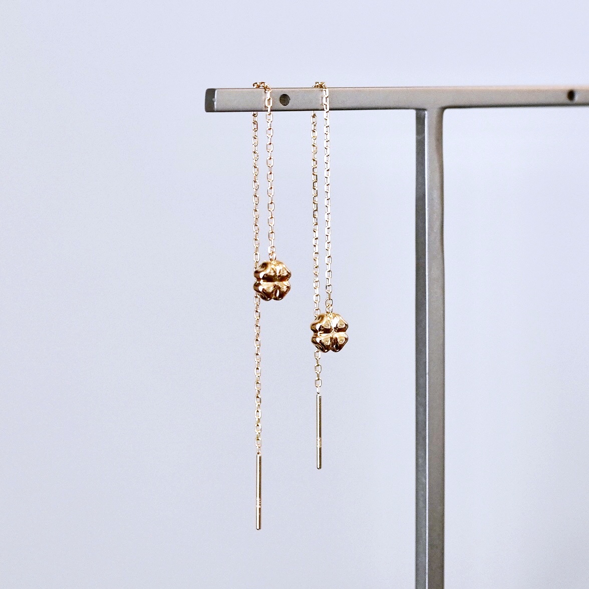 K18(18金) イエローゴールド 地金 クローバー チェーン ピアス シンプル 幸運 希望 幸福 愛情 健康 保証書付 KO-0072 242-036-a