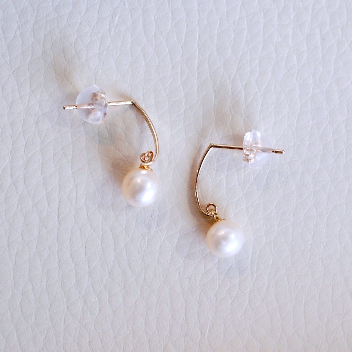 K10YG(10金) イエローゴールド 揺れる パール ピアス (5mm)  保証書付 SR-2222-1 242-042