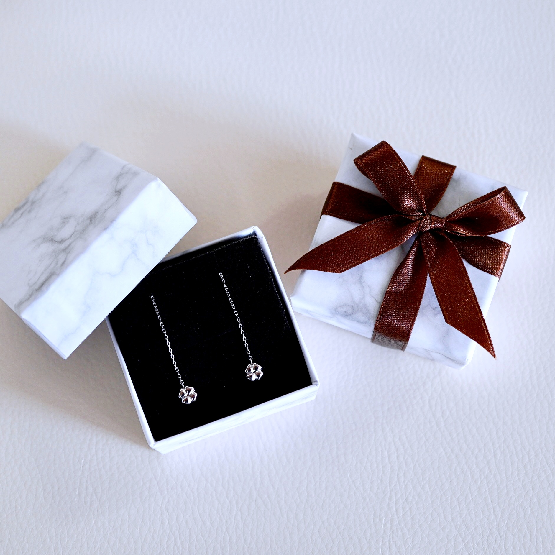 K18WG(18金) ホワイトゴールド 地金 クローバー チェーン ピアス シンプル 幸運 希望 幸福 愛情 健康 保証書付 KO-0072 242-036-b