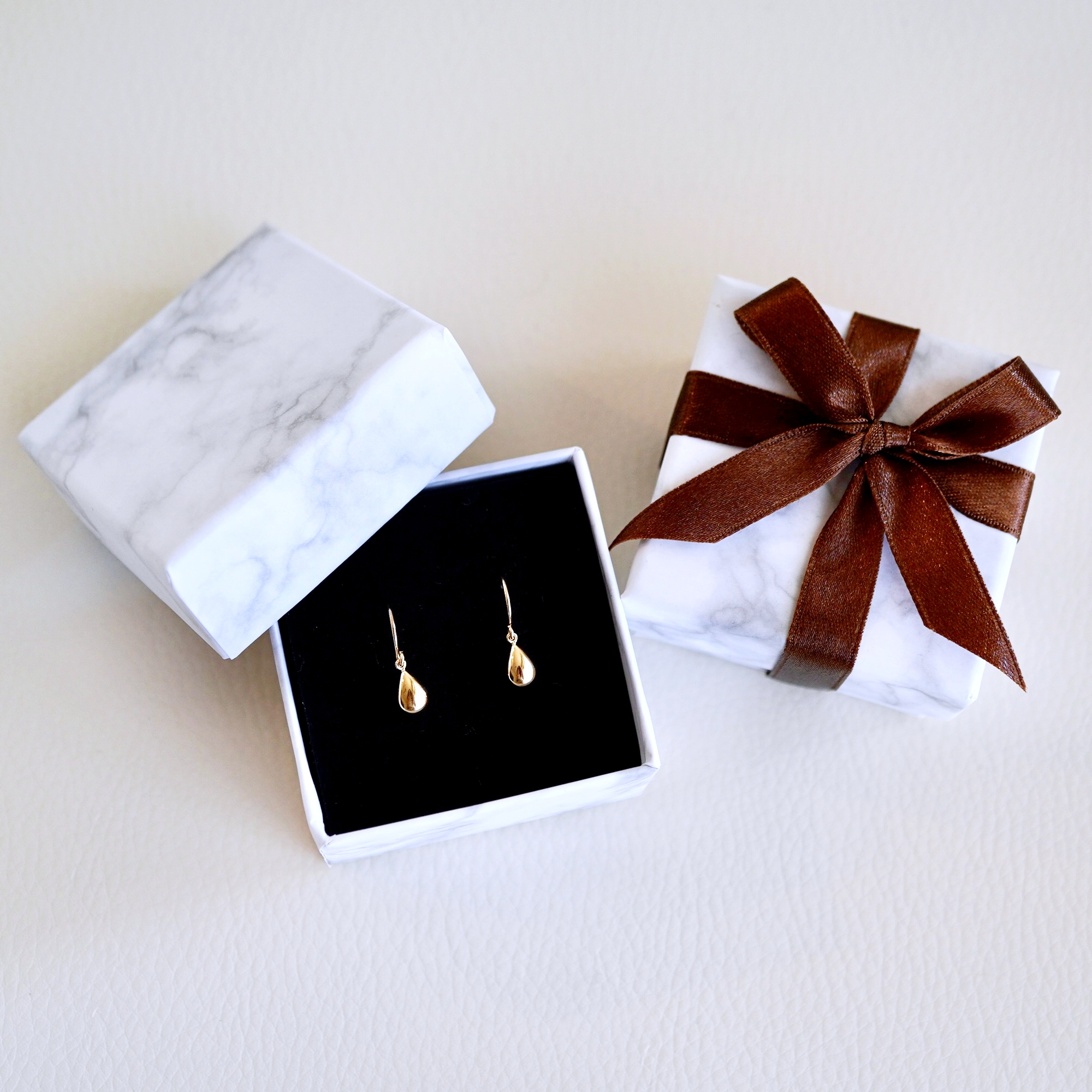 K18(18金) イエローゴールド 地金 雫  ピアス ティアドロップ ツユ形 フックタイプ シンプル  保証書付 KO-0067 242-028-a